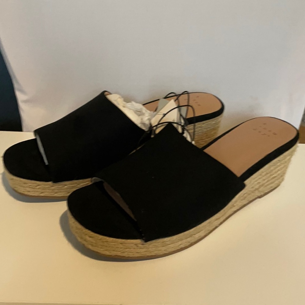 Memory foam black & mavis burlap slide heels